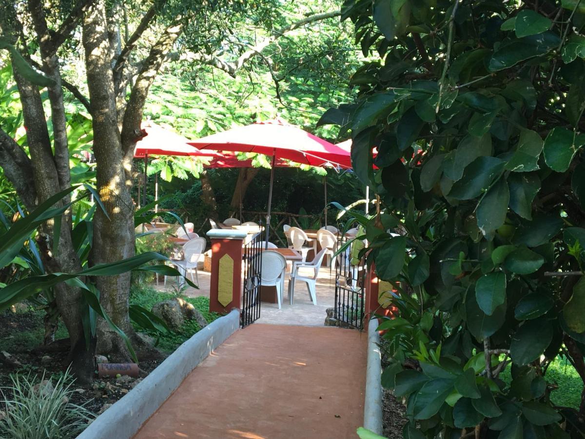 The Pickled Onion B&B And Restaurant Uxmal Santa Elena Exterior photo